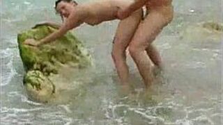 Anal on the Beach with a Hot Chick - porn video
