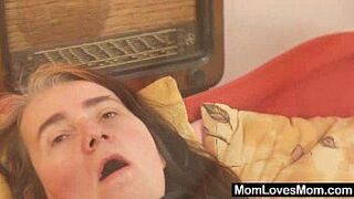 Ugly grandma shows off big boobs and pussy - porn video